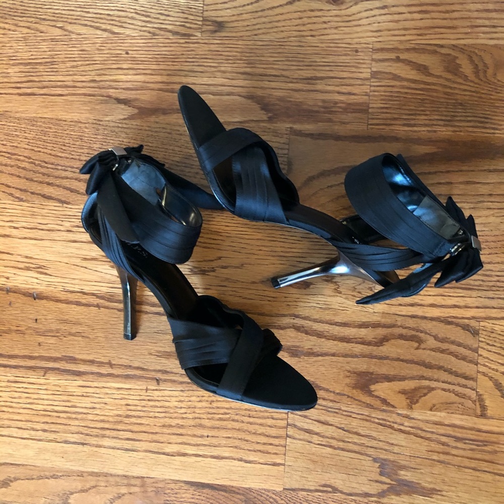 M.P.S. Black satin heel